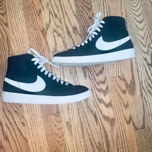 Nike Blazer Mid Sneaker